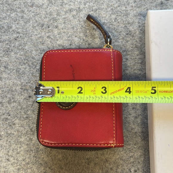 Dooney & Bourke small zip around leather wallet - Picture 12 of 12